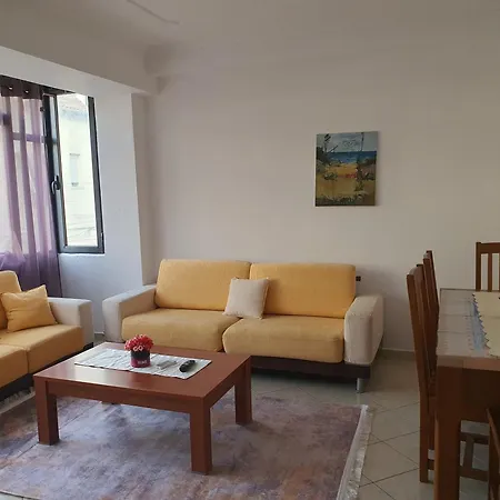 公寓 Ersasion 地拉那