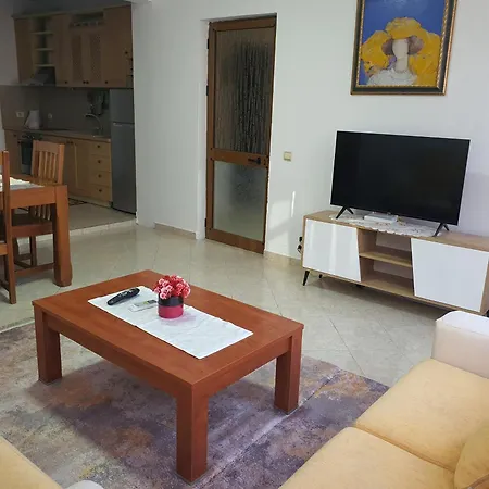 公寓 Ersasion 地拉那