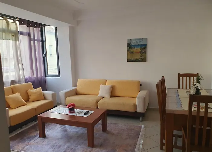 公寓 Ersasion 地拉那